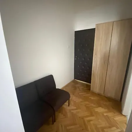 Apartmani Home شقة